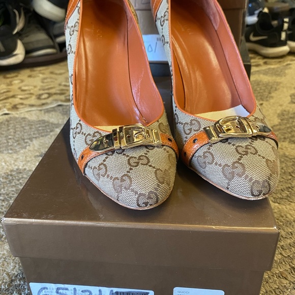 Women Gucci high heels